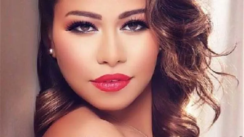 شاعر يستخدم تقنيات 