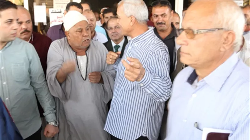 إحالة مدير مستشفى سرس الليان ومسئولى النظافة والأمن للتحقيق