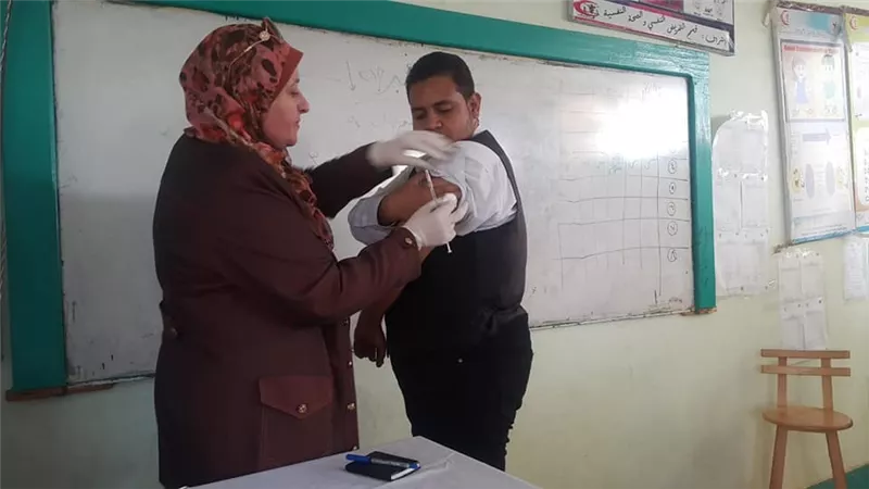 انطلاق حملة تطعيم طلاب التمريض بسوهاج ضد فيروس بى