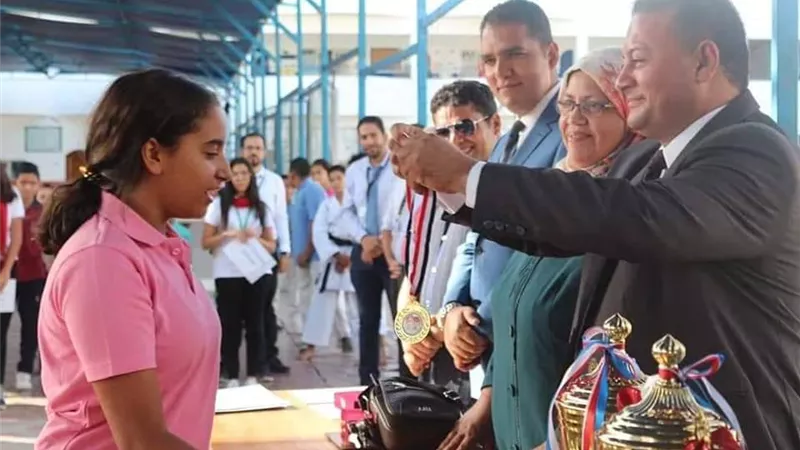 عقل: يشهد حفل تكريم البطلة ريم اشرف وابطال الكاراتيه بمدرسة سان جوزيف