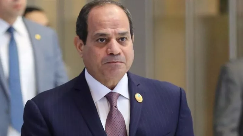السيسي يقف دقيقة حدادا علي شهداء المنيا خلال حضوره مسرح شباب العالم