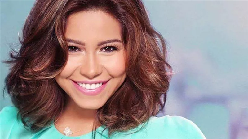 طلب غريب من شيرين عبدالوهاب لجمهورها