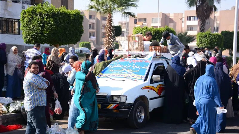 مستقبل وطن بالشروق ينظم معارض للخضراوات بأسعار مخفضة..بالصور