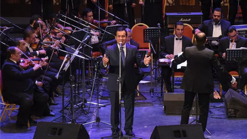محمد ثروت يتألق فى ليالى مهرجان الموسيقى العربية بالاسكندرية
