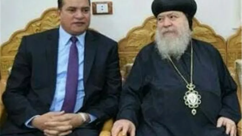 رئيس جامعة سوهاج يطمئن على عودة الناجين من الحادث الإرهابي