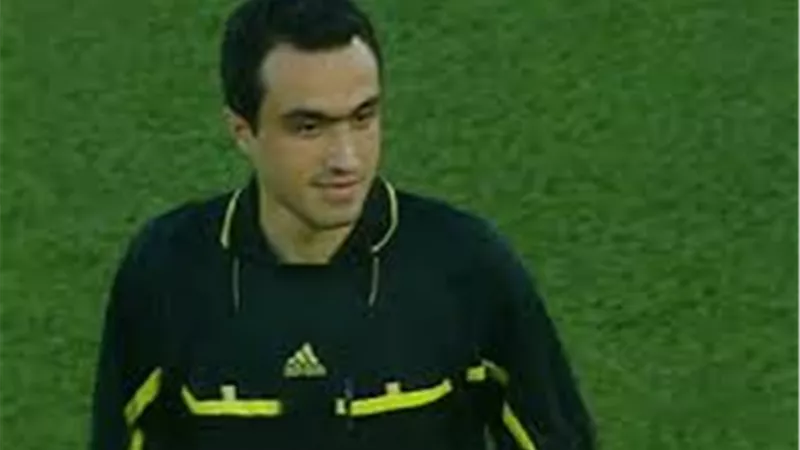 طارق سامي حكماً لمباراة الزمالك وحرس الحدود