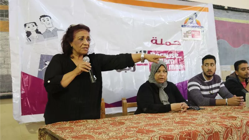 طلاب مدرسة التجارة بالسويس ..ناقشوا أهداف حملة 