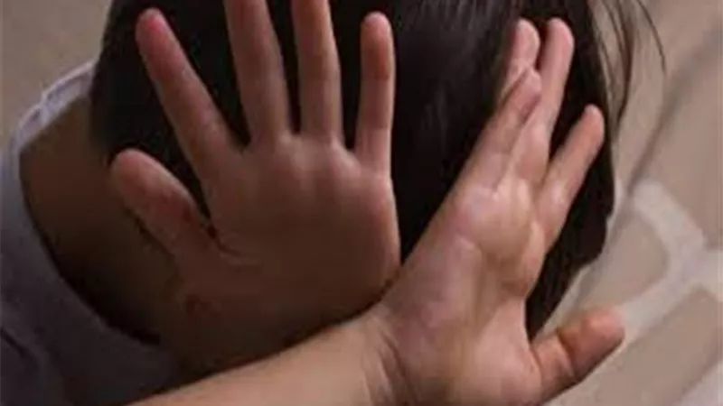 العجوز المراهق .. اعتدى جنسيا علي طفل السلام