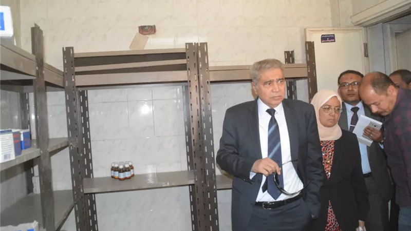 محافظ المنيا: اقالة طبيبة وحدة صحية لتغيبها بدون اذن