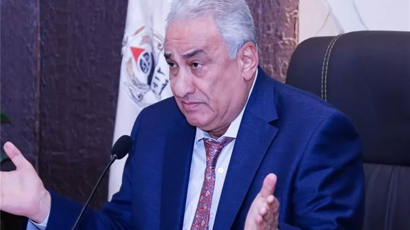 عاشور يوافق علي استئناف أعمال البناء بنادي محامي بورسعيد