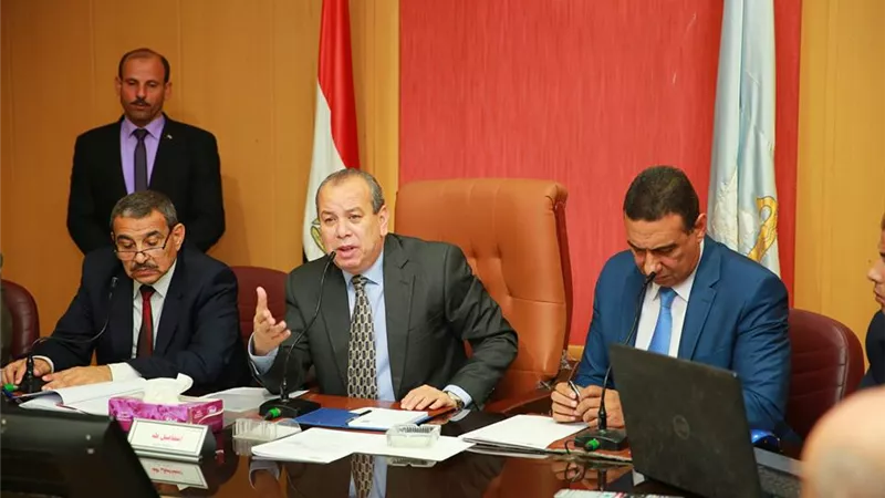 محافظ كفرالشيخ يناقش المتغيرات المكانية واسترداد أراضي أملاك الدولة