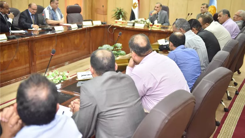 تسهيل اجراءات التراخيص واقامة المشروعات الجديدة بأسيوط