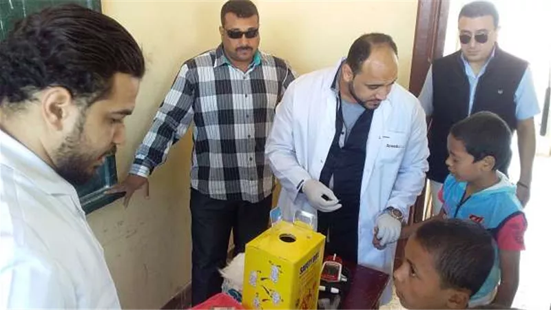الكشف على 589 مريضا في قافلة بجامعة سوهاج