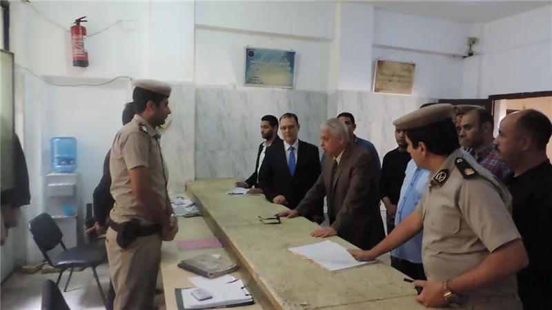 مدير أمن البحيرة يتفقد الأقوال الامنيه بالطريق الصحراوي والأديرة .. صور