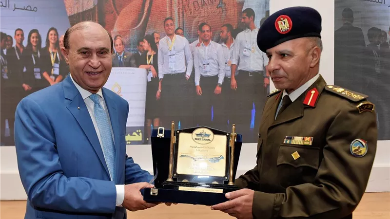 وفد دبلوماسيين الكلية الحربية يزور هيئة قناة السويس