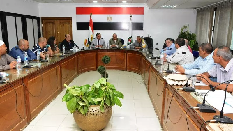 رئيس هيئة الاستثمار فى لقاء مع مستثمرى سوهاج