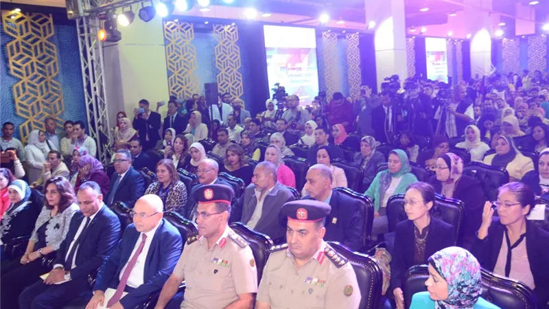 البحر الاحمر تحصد لقب أفضل محافظة بمؤشر التفوق الدراسي .. صور