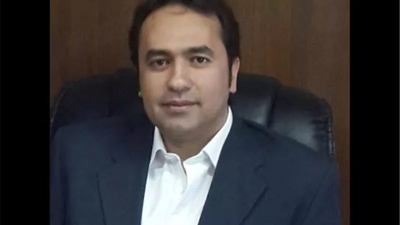 محمد عمر منح المعلمين شهادة مزاولة مهنة التدريس