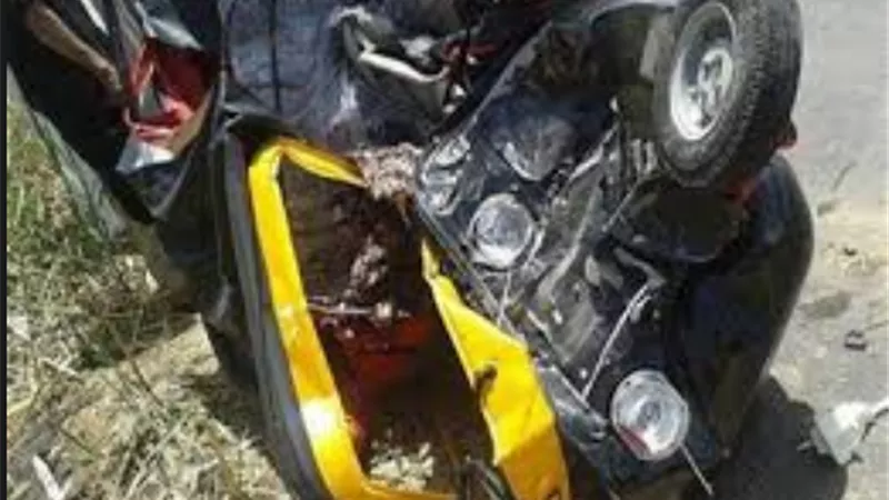 مصرع طالبتين بينهما عروس واصابة زوجها اثر انقلاب توك توك ببلقاس