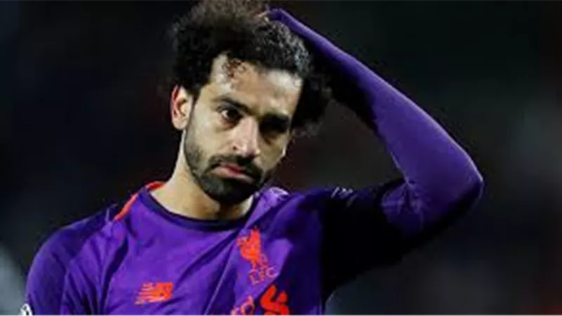 ادارة المنتخب تجتمع بصلاح لمعرفة تفاصيل صورة الموقع الاباحى