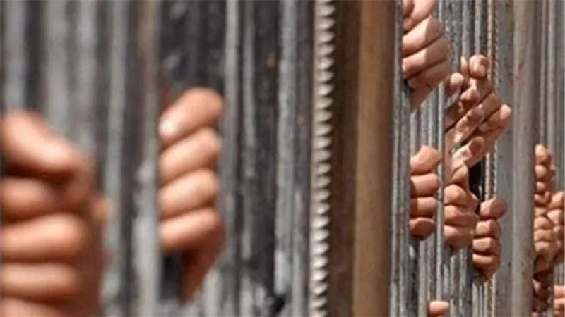 السجن المشدد لسيدتين و4 اخرين اختطفوا سيارة محملة بجهاز عروسة