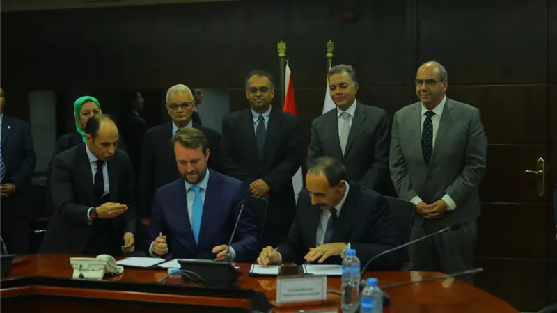 التوقيع علي مذكرة بين هيئة ميناء الاسكندرية وشركة هولندية
