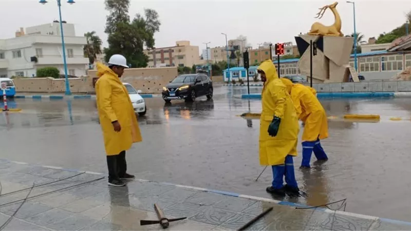 الغرابلى يشدد على سحب مياه الأمطار بكافة أنحاء مطروح