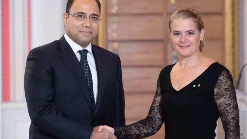 سفير مصر في كندا يقدم أوراق اعتماده للحاكم العام الكندي