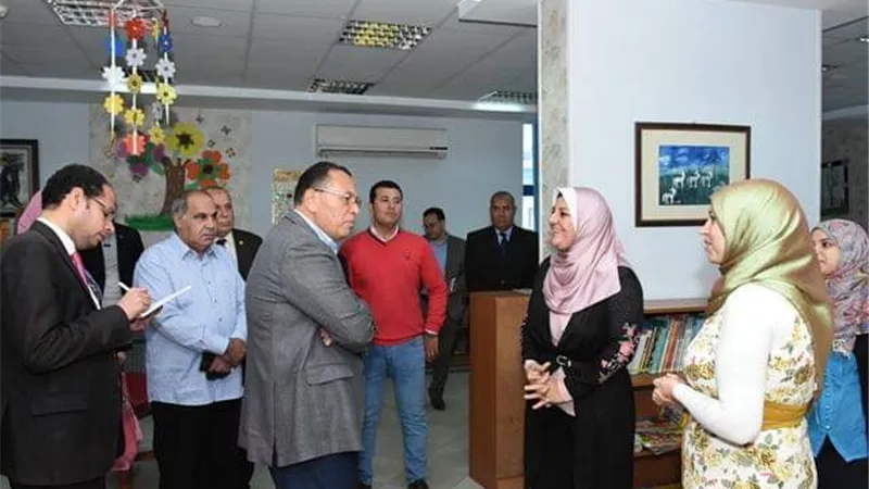 غراب يتفقد مكتبة مصر العامة بمدينة الزقازيق