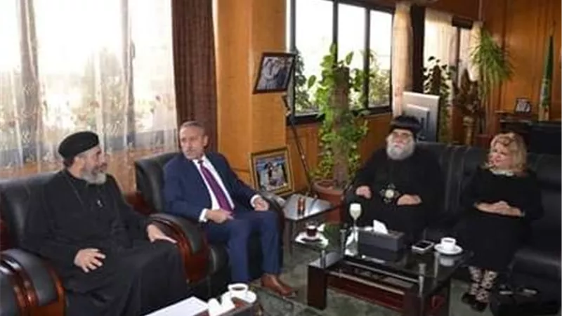 بالصور ..وفد الكنيسة الارثوزوكسية يهنئ محافظ الإسماعيلية بالمولد النبوي