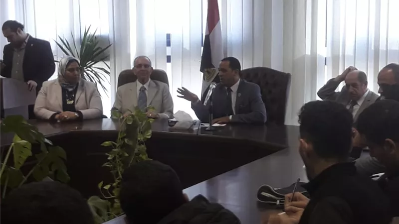 رئيس جامعة دمنهور يعلن نتيجة انتخابات الاتحادات الطلابية