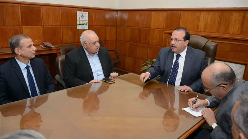 وفد جامعة طنطا يزور شركة الغزل والنسيج بالمحلة الكبرى لمناقشة رفع كفائتها