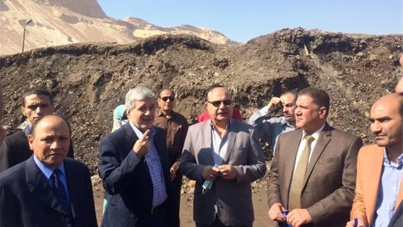محافظ سوهاج يناقش معوقات مصنع السماد