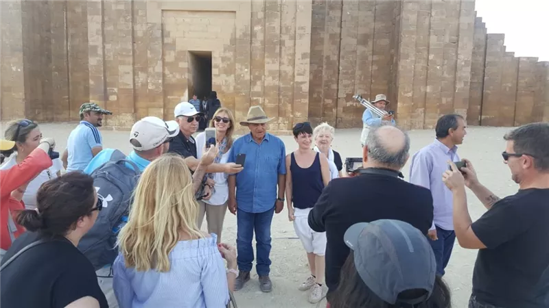 زاهي حواس انديانا جونز مصر يسحر السائحين