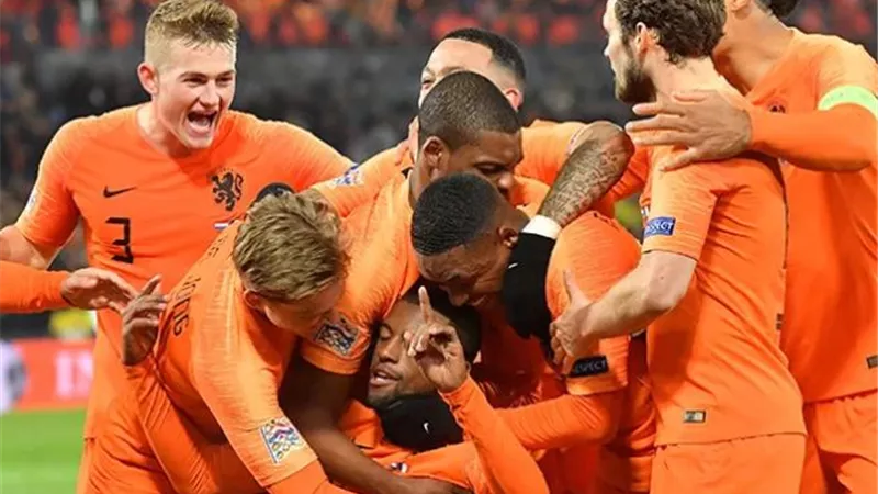 بالفيديو.. هولندا يسقط بطل العالم بالأمم الأوروبية.. ويقترب من الإطاحة بألمانيا