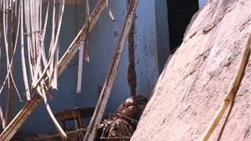 انهيار منزل من 3طوابق وانتشال 9 من السكان واصابة احدهم بسوهاج