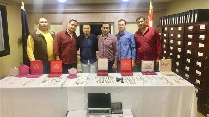 ضبط عاطل وزوجته وشقيقته كونوا تشكيلا عصابيا لسرقة الشقق السكنية