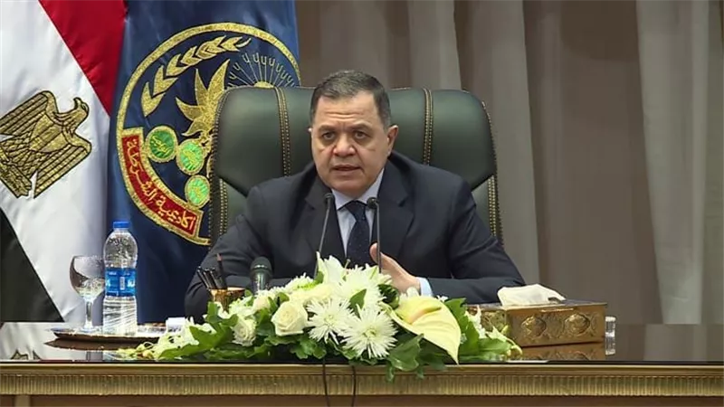وزير الداخلية يهنئ الرئيس عبدالفتاح السيسى والشعب المصري بالمولد النبوى الشريف