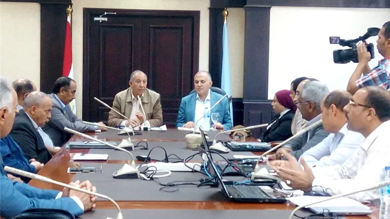 وزير الرى ومحافظ البحرالأحمر يفتتحان 7 سدود وبحيرات صناعية بالغردقة