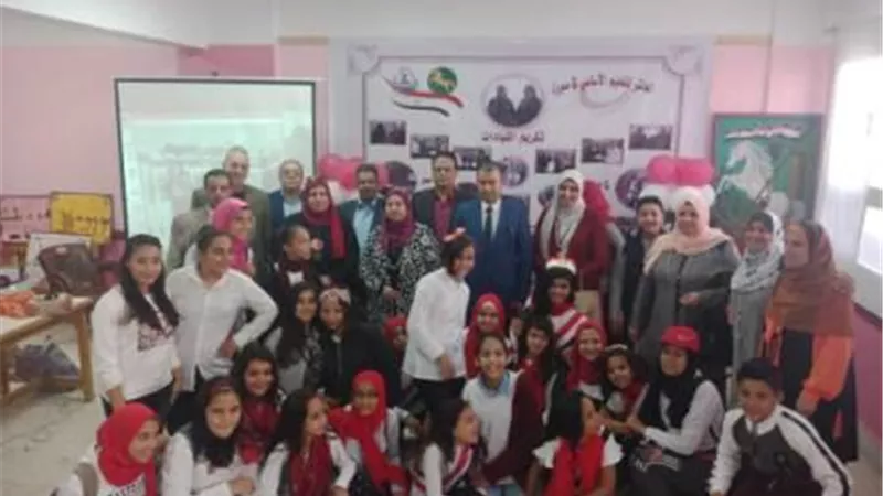 طلاب العاشر للتعليم الاساسي يحتفلون بالمولد النبوى الشريف