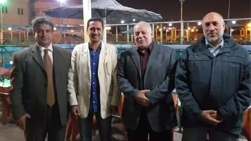 القضاء علي الأمية .. مشروع الأصدقاء الثلاثة الخيري بالعبور
