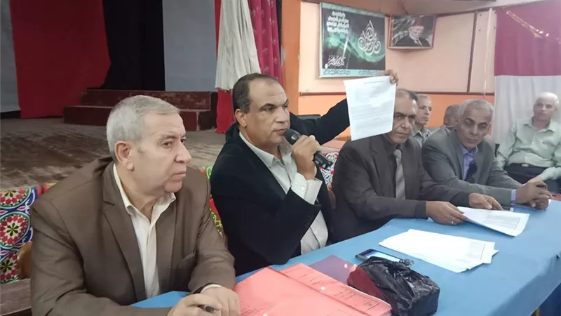 مدير تعليم شبين القناطر يشدد على حضور وانصراف المعلمين
