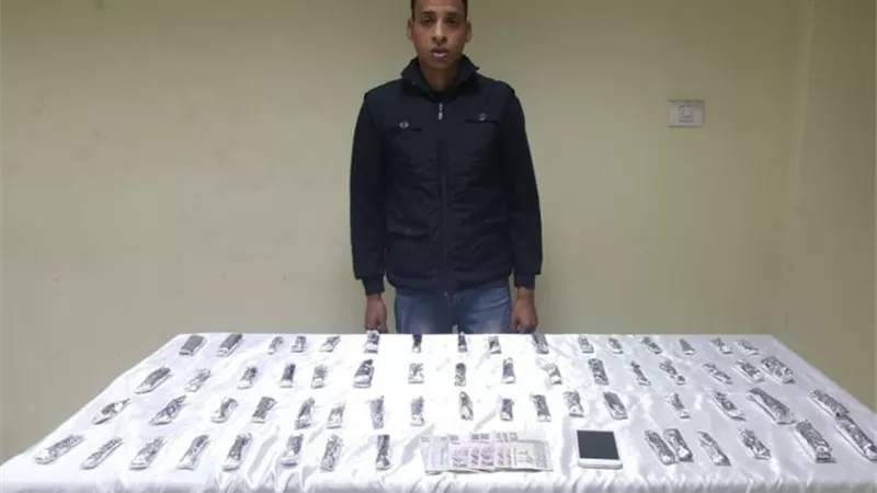 القبض على تاجر حشيش بحوزته كيلو بالمطرية