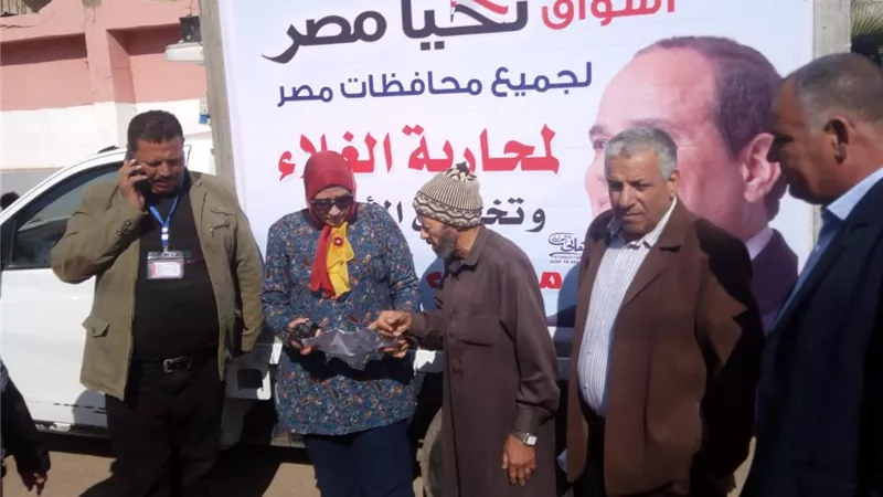 مستقبل وطن ينظم قافلة غذائية بكفر الشيخ.. صور