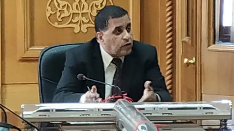 رئيس السكة الحديد يشدد على سرعة الانتهاء من اعمال تطوير المحطات
