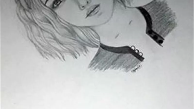 شيرين جمال تعشق الرسم .. وتتمنى ان تصبح طبيبة اسنان.. صور