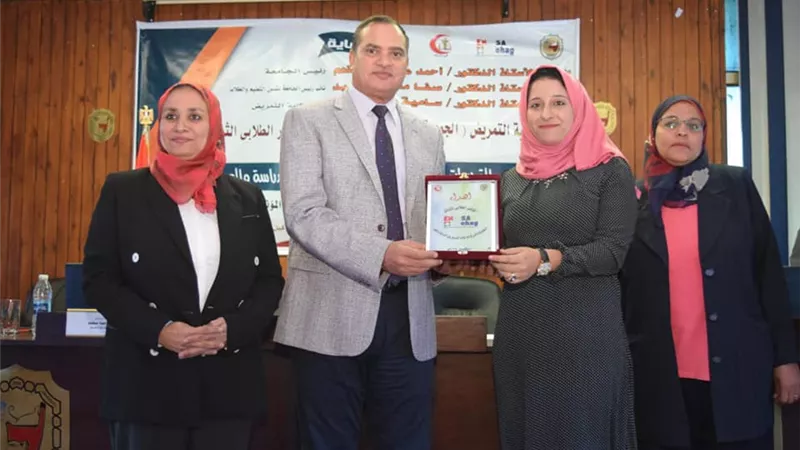 رئيس جامعة سوهاج يفتتح المؤتمر الطلابى الثالث لكلية التمريض
