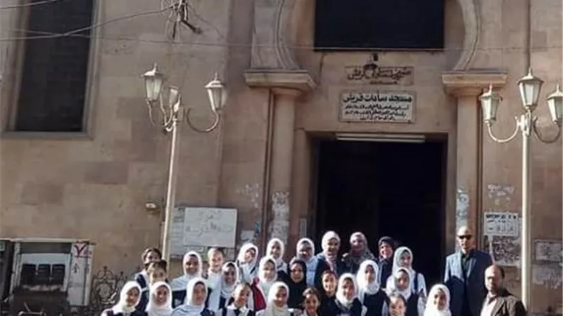 تحت شعار