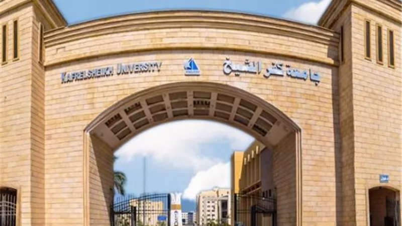 رئيس الجامعة يوجّه العمداء بضرورة بذل جهد مضاعف بعد الحصول على لقب أفضل جامعة مصرية