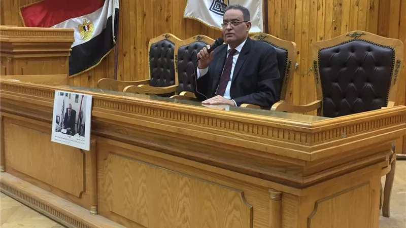 ورشة عمل للباحثين لتنمية مهارات المحققين القانونيين بتعليم القاهرة